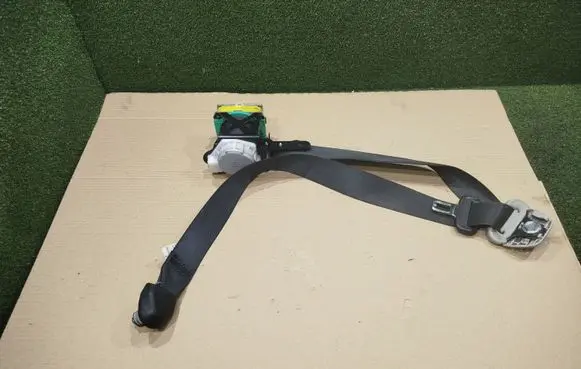 Mitsubishi Pajero Front seatbelt 0435202 2435202