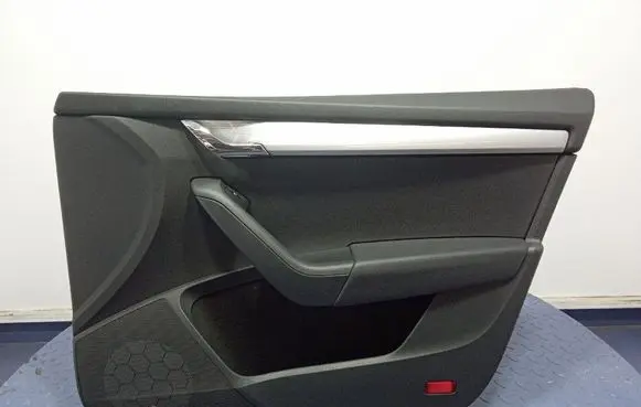 Skoda Octavia Mk3 (5E) Door card panel trim set 5E1867012