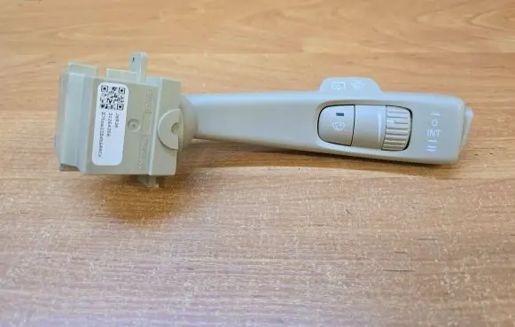 Volvo XC70 Wiper control stalk 31264356 J6R3A 070S0220456AACH