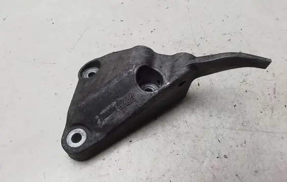Opel Astra J Engine mounting bracket 13365327