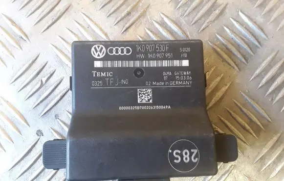 Skoda Octavia Mk2 (1Z) Other control units/modules 1K0907530F 1K0907951 0325TF9SHA