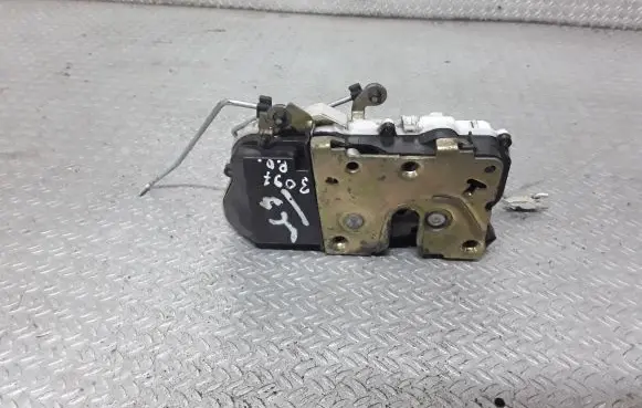 Peugeot 406 Front door lock 