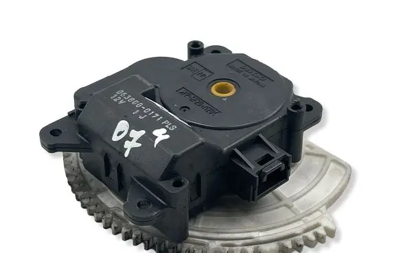 Toyota RAV 4 (XA30) Air flap motor/actuator 0638000171