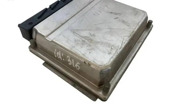 Volvo V70 Engine control unit/module 30637733A 1039S00000 0281011078