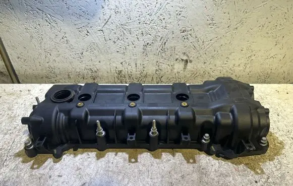 Dodge Durango Rocker cam cover 05184068A