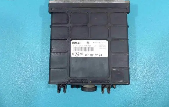Volkswagen Golf III Engine control unit/module ECU 037906258AQ IMPRK870118