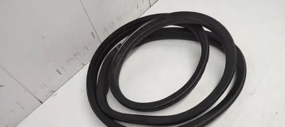 Peugeot 108 Rear door rubber seal (on body) 