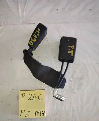 Mazda MPV II LW Rear seatbelt buckle 2018606069
