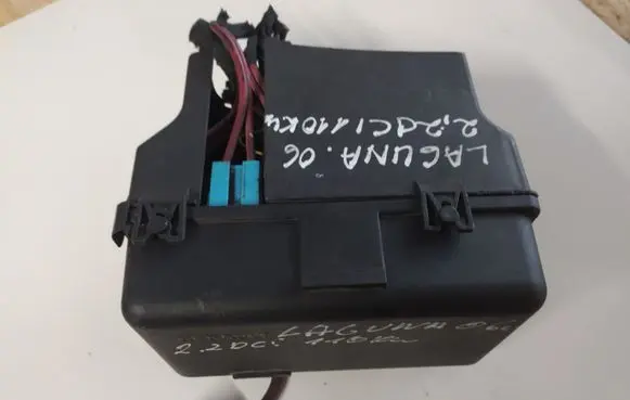 Renault Laguna II Fuse module 8200210898 8200453766