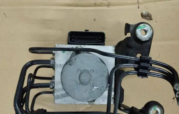 Ford Mondeo MK IV ABS Pump 6G912B405AD