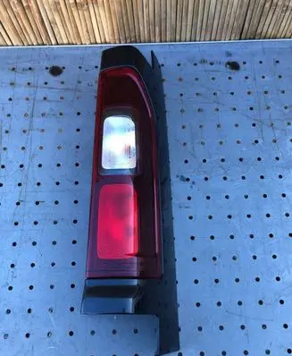 Renault Trafic III (X82) Rear/tail lights 265504656R