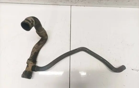 Audi A4 S4 B5 8D Engine coolant pipe/hose