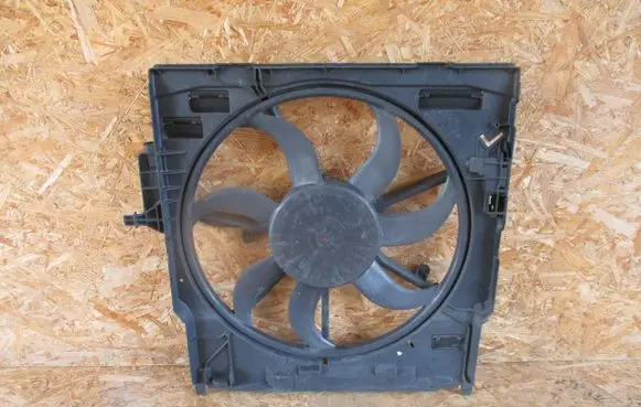 BMW X5M E70 Electric radiator cooling fan 7766569023