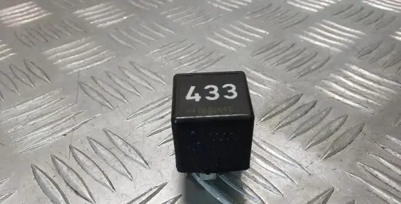 Volkswagen PASSAT B6 Other relay 3D0951253A