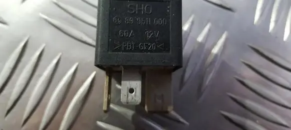 Volkswagen PASSAT B5 Other relay 443951253j 899511000