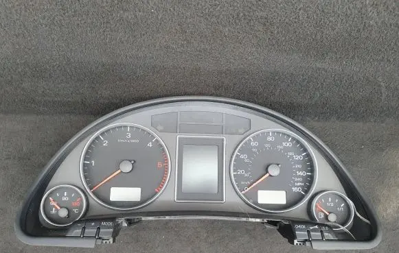 Audi A4 S4 B7 8E 8H Speedometer (instrument cluster) 8E0920950Q