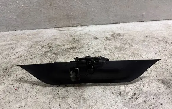 Volkswagen PASSAT B5.5 Engine bonnet/hood lock/catch 3B0823603C