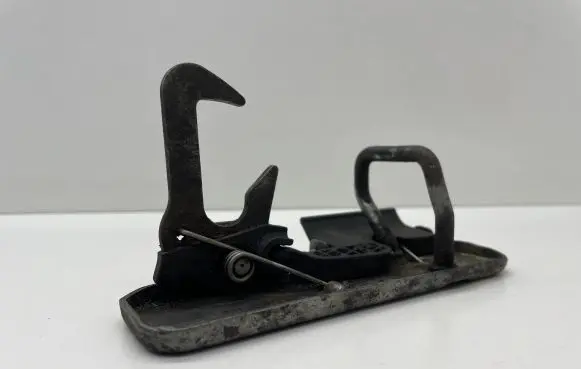 Volkswagen Jetta V Engine bonnet/hood lock/latch loop/hook 1K0823480