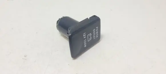 Mitsubishi Outlander 12 V Socket (front) 