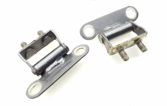 Tailgate/trunk/boot hinge