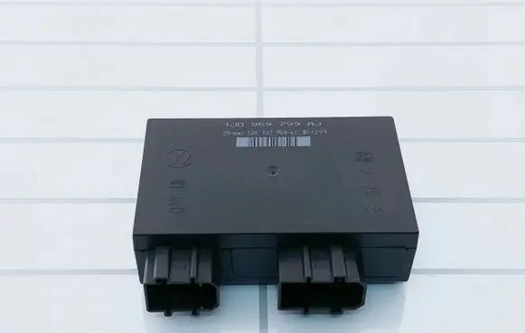 Volkswagen Golf IV Comfort/convenience module 5DK00795461 1J0959799AJ