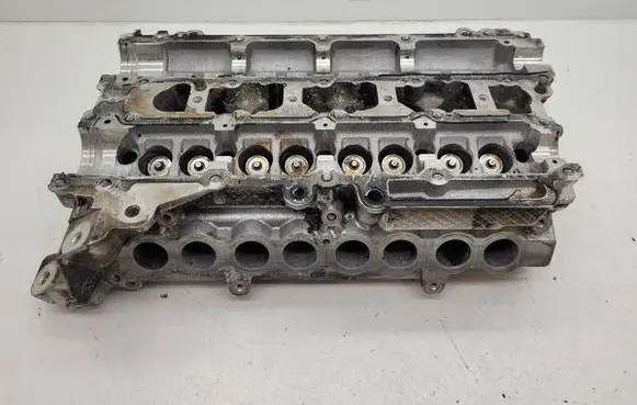 Volvo V40 Engine head 31401057