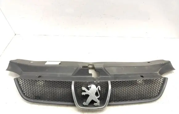 Peugeot 406 Front grill 9631250277 1852263016