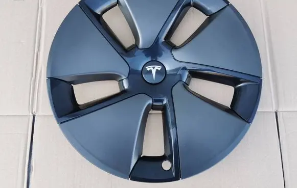 Tesla Model 3 R18 wheel hub/cap/trim 1044271-00-A-BAX