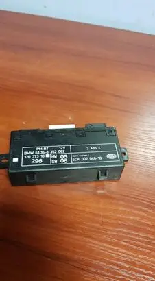 BMW 5 E39 Door central lock control unit/module 8353569