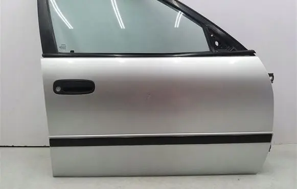 Toyota Corolla Verso E121 Front door 