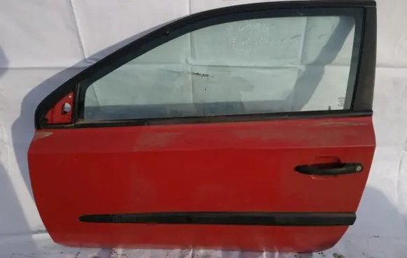 Fiat Stilo Front door raudona