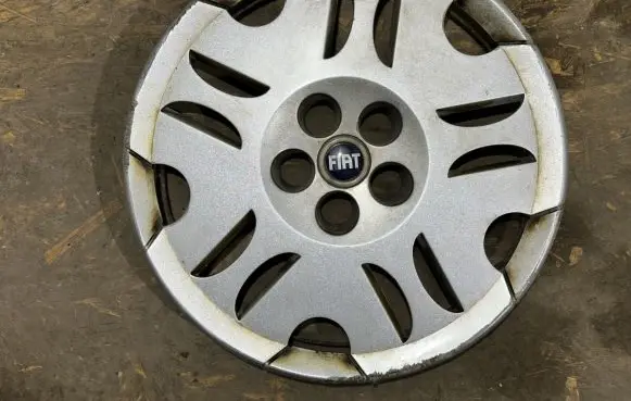 Fiat Ulysse R15 wheel hub/cap/trim 1484523077