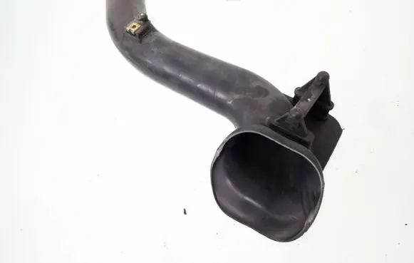 Opel Meriva A Air intake duct part 93394745 560992646