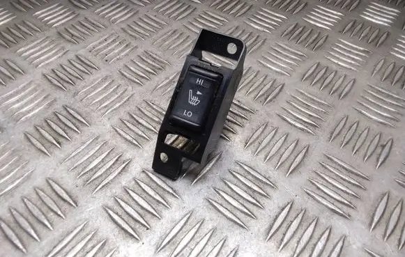 Nissan Qashqai Seat heating switch