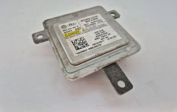 Volkswagen PASSAT CC Headlight ballast module Xenon 8K0941597E