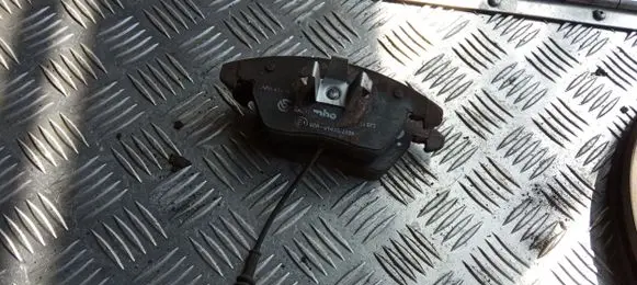 Volkswagen Touran I Brake pads (front) 90R014362389