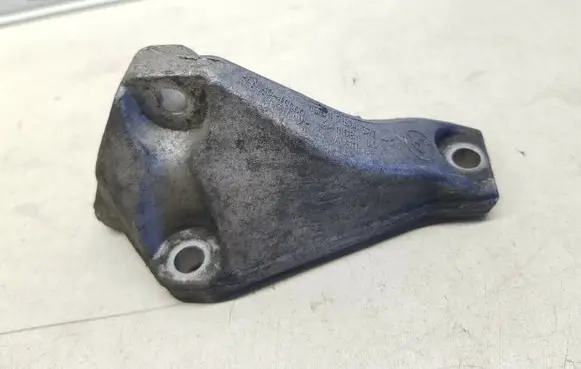BMW 1 E81 E87 Fuel pump bracket 7804376