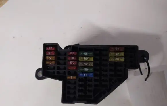 Volkswagen Golf V Fuse module 1K2941824