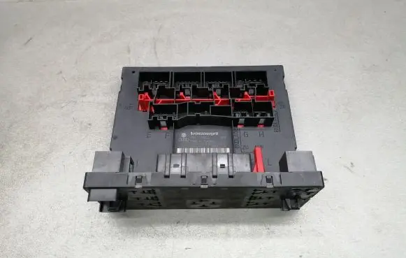 Volkswagen PASSAT B6 Comfort/convenience module 3C0937049E
