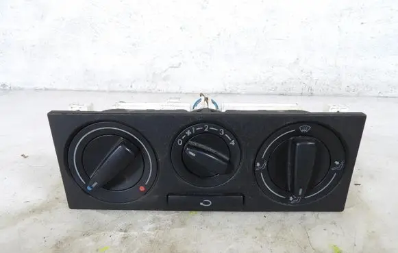 Volkswagen Golf IV Climate control unit