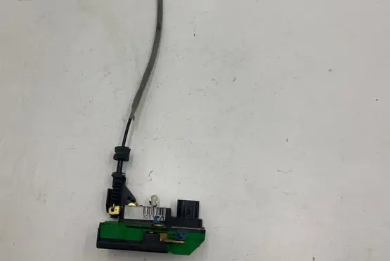 Volvo XC90 Front door lock 30663044