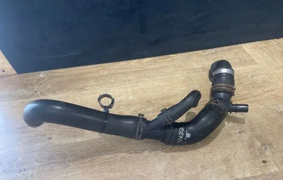 Land Rover Range Rover Sport L494 Engine coolant pipe/hose FPLA8286CA