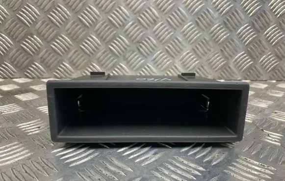 Volvo V70 Glove box 9150773