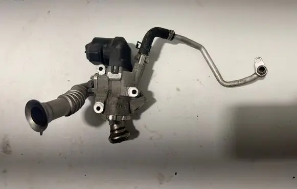 Mercedes-Benz CLS C218 X218 EGR valve line/pipe/hose A0091535228 A2761401015