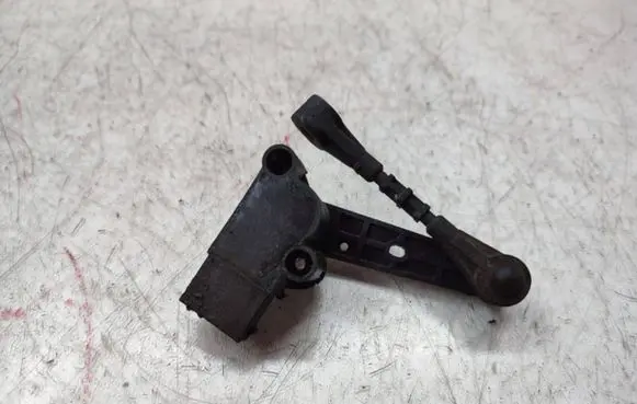Land Rover Discovery 4 - LR4 Air suspension front height level sensor AH223C097AB