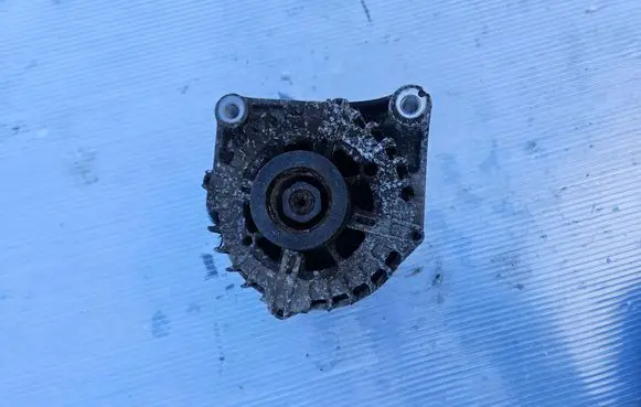 BMW 5 GT F07 Generator/alternator 8570672 8570672AI01