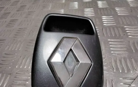 Tailgate opening switch