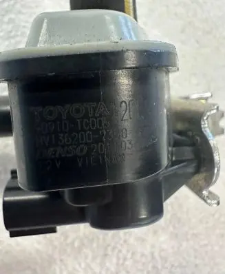 Toyota Yaris XP210 Valve vacuum 90910TC005 HN1362007350