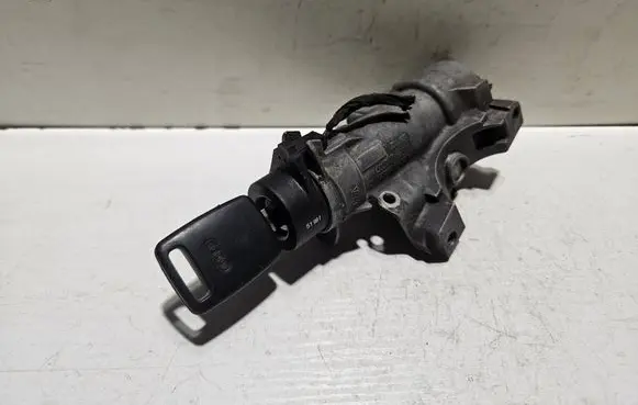 Audi A6 S6 C5 4B Ignition lock 4B0905851C