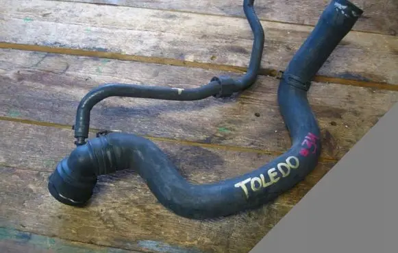 Seat Toledo III (5P) Engine coolant pipe/hose